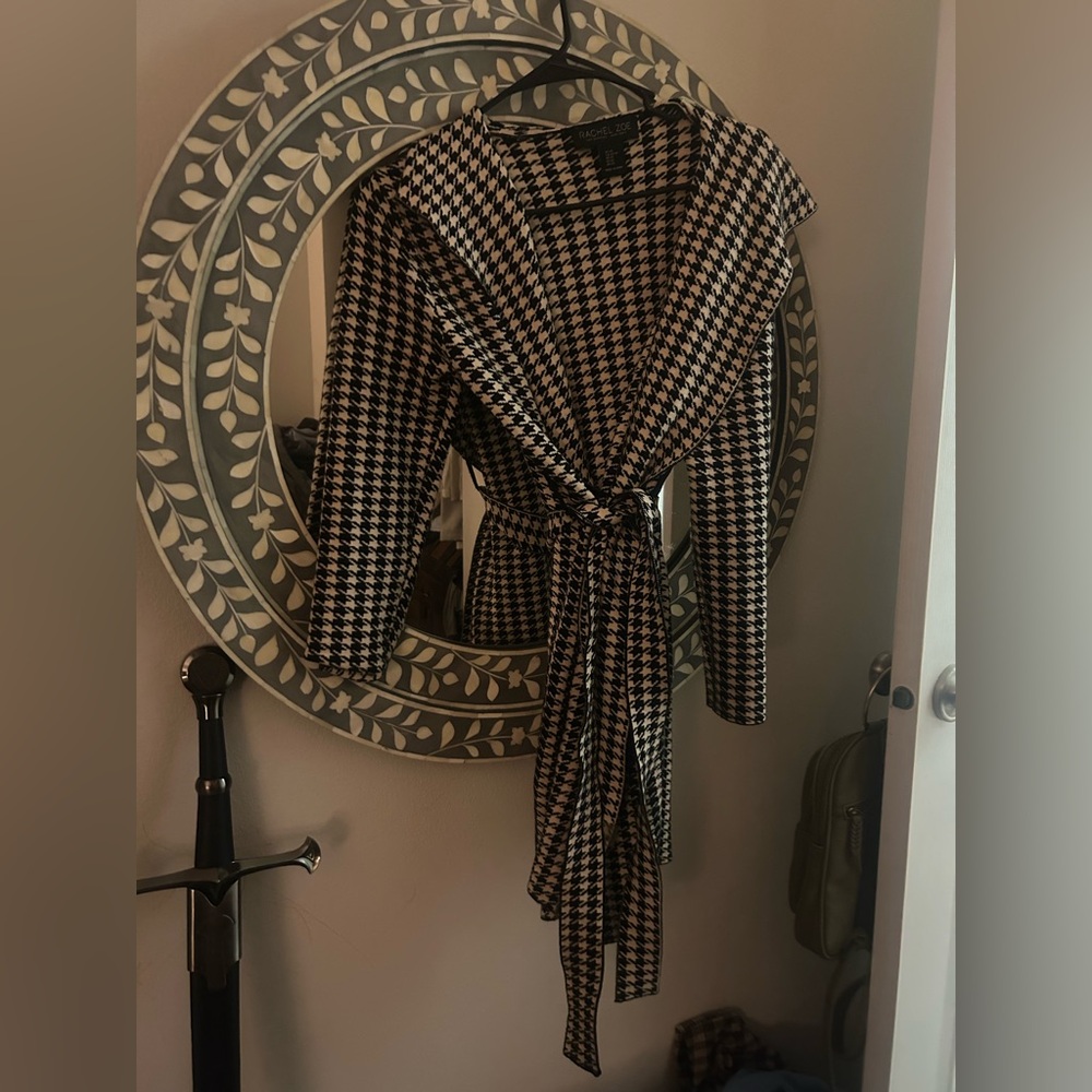 Soft houndstooth wrap style coat.